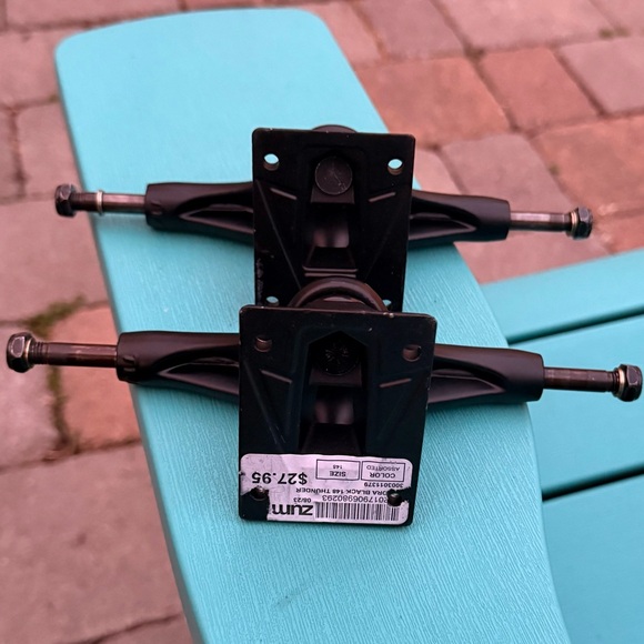 Thunder Sonora Black 148 Skateboard Trucks - 8.25” Axles (Set Of 2) Barely Used - Picture 7 of 7